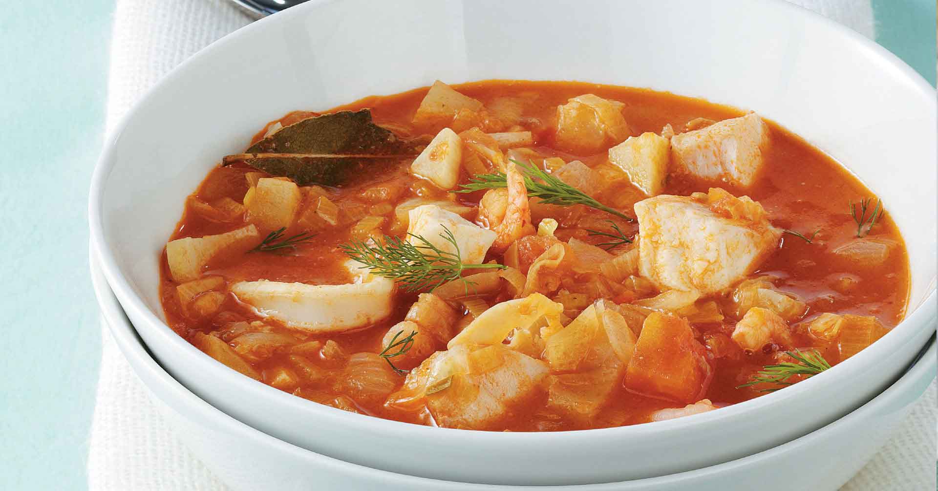 Prepara esta sopa de pescado y mariscos | Recetas Nestlé