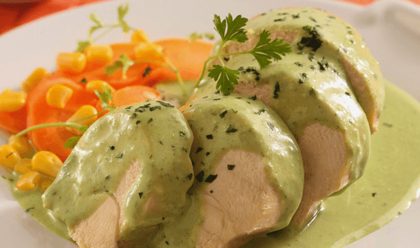 Receta de Pollo en salsa de cilantro | Recetas Nestlé