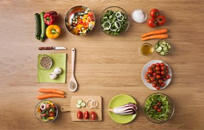Una variedad de alimentos que contienen una cantidad considerable de macronutrientes Una variedad de alimentos que contienen una cantidad considerable de macronutrientes