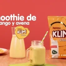 Smoothie de mango y avena con KLIM® Clásica