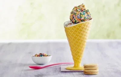 HELADO CON CONFETI DE GALLETAS