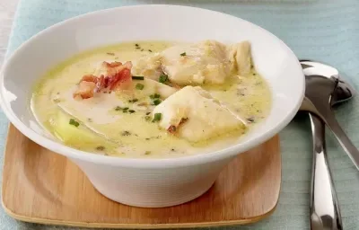 SOPA BLANCA DE PESCADO Y PAPA