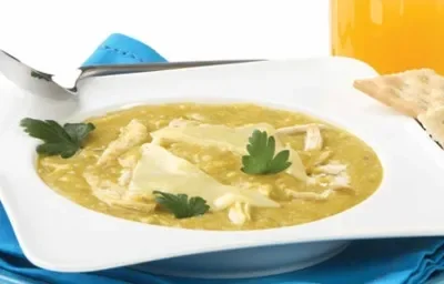 SOPA CREMOSA DE POLLO Y VEGETALES