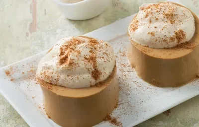 GELATINA DE CAFÉ CON CREMA DE CANELA