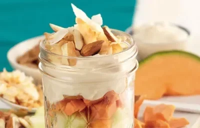 TARRITOS DE FRUTAS CON CREMA DE ALMENDRAS (EN COCINA)