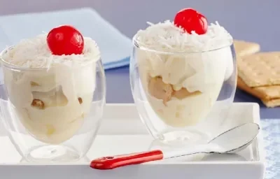 Postre fácil de piña y cereza