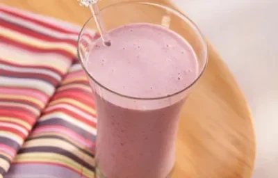 Smoothie NUTREN Senior de frutos rojos y jengibre