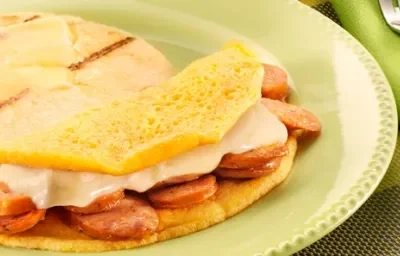 OMELETTE PAIPA ACOMPAÑADO CON MILO® CALIENTE