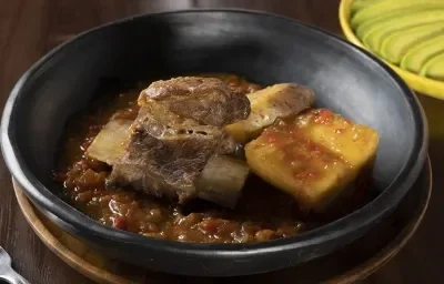 Sudado de costilla de res con yuca