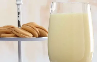 BATIDO DE PIÑA Y LECHE DE COCO