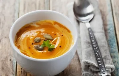 Crema de calabaza y jengibre con NUTREN® senior