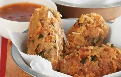 CROQUETAS DE ARROZ, TOCINETA Y QUESO PARMESANO