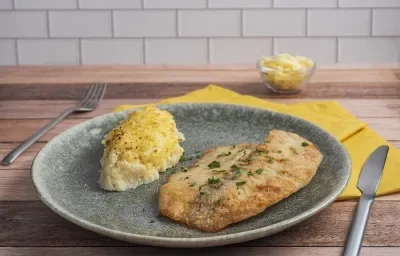 Filete de pescado con pure de yuca