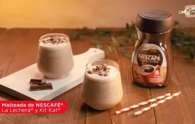 Malteada Nescafé®, la lechera® y kit kat®