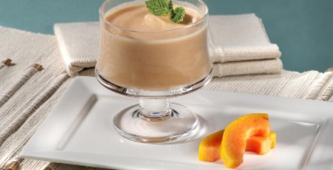 Bavaresa de papaya con mermelada de naranja