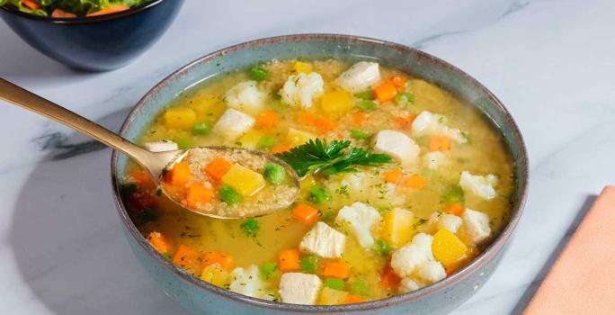 Sopa de pollo con quinua y verduras | Recetas Nestlé | Recetas Nestlé