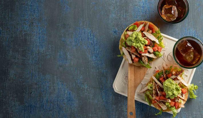 Tostadas con pollo y guacamole