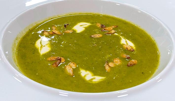 Crema de tallos de vegetales con semillas