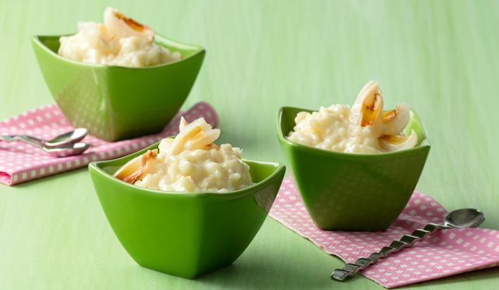 Arroz con leche, lychees y coco