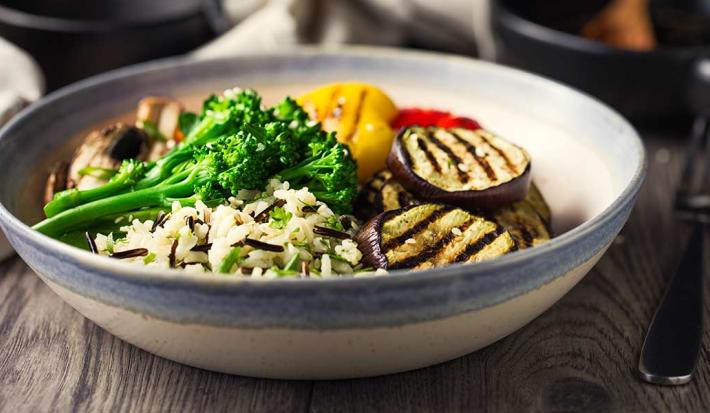 Receta fácil y rápida de arroz con vegetales a la parrilla