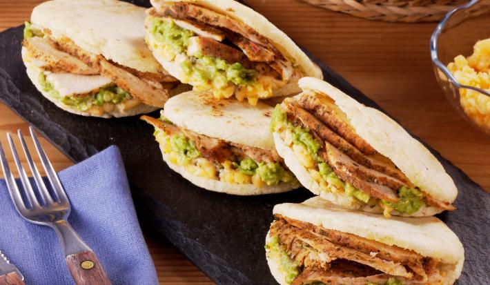 Arepas con Pollo Jugoso