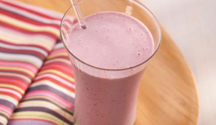 Smoothie NUTREN Senior de frutos rojos y jengibre