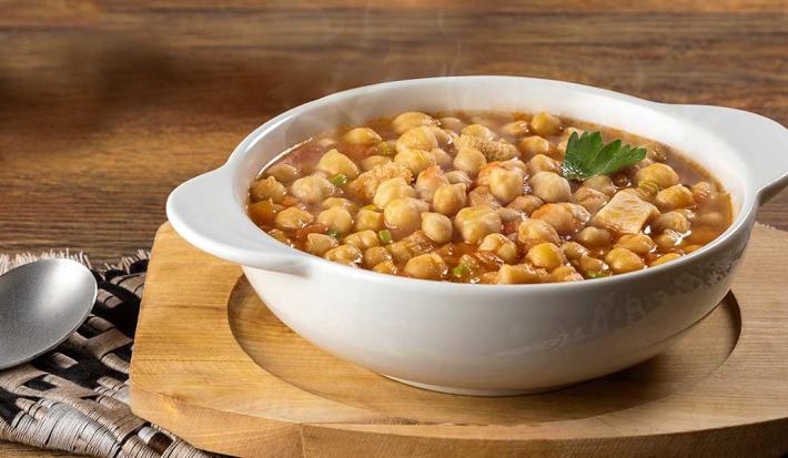 Garbanzos con callo y vegetales