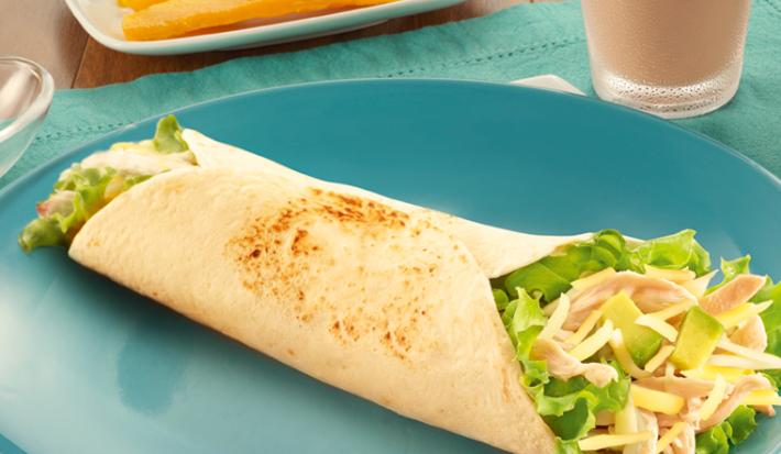 BURRITO COLOMBIANO DE POLLO ACOMPAÑADO CON MILO® FRÍO