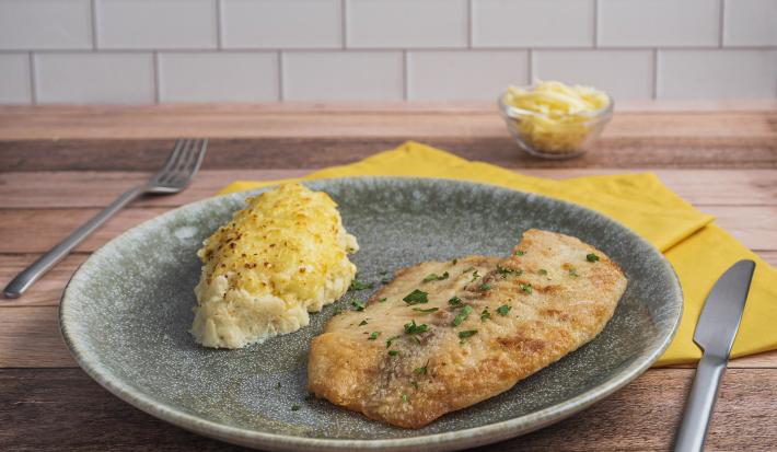 Filete de pescado con pure de yuca