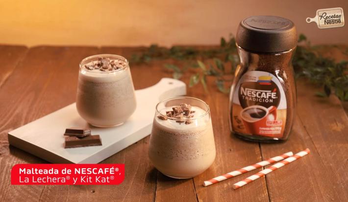 Malteada Nescafé®, la lechera® y kit kat®