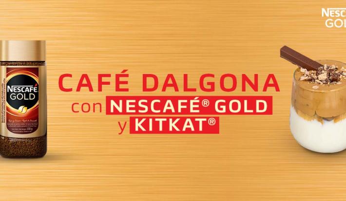 Café dalgona con NESCAFÉ® GOLD y KIT KAT®